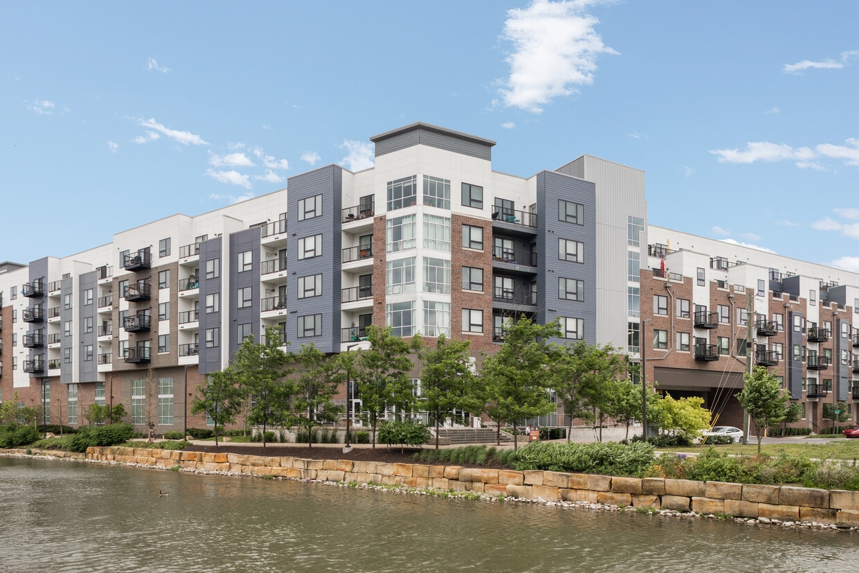 the coil apartments indianapolis in apartments com