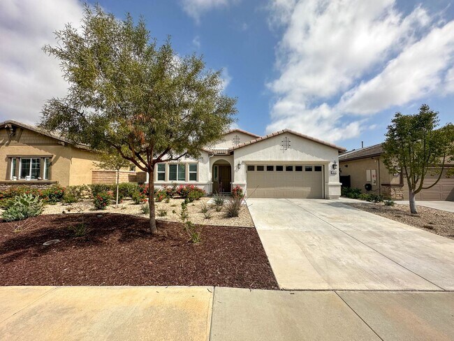 Foto del edificio - COMING SOON! * RARE OPPORTUNITY * SENIOR (55+) ROOM FOR RENT IN PRISTINE GATED COMMUNITY IN MENIFEE!