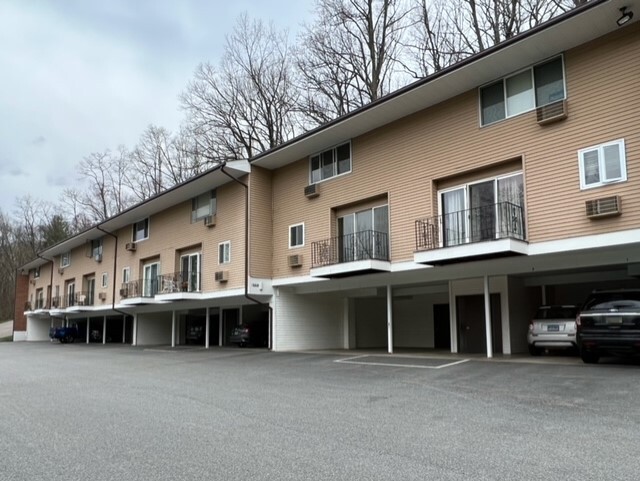 Foto del edificio - 1660 Farmington Ave