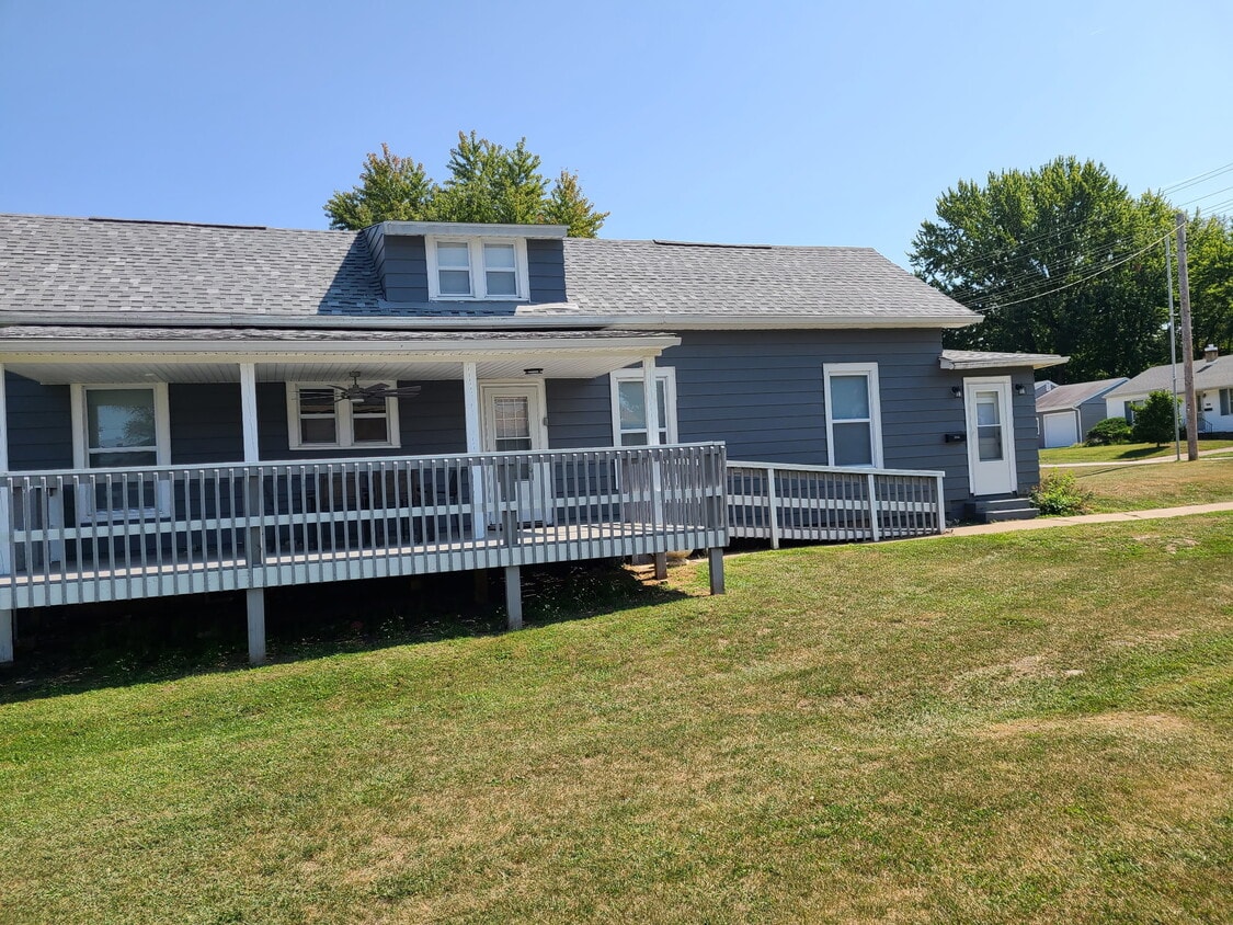 Primary Photo - 2035 Spruce St