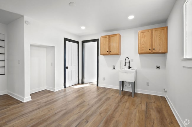 Building Photo - 233055 Schoolhouse Ln