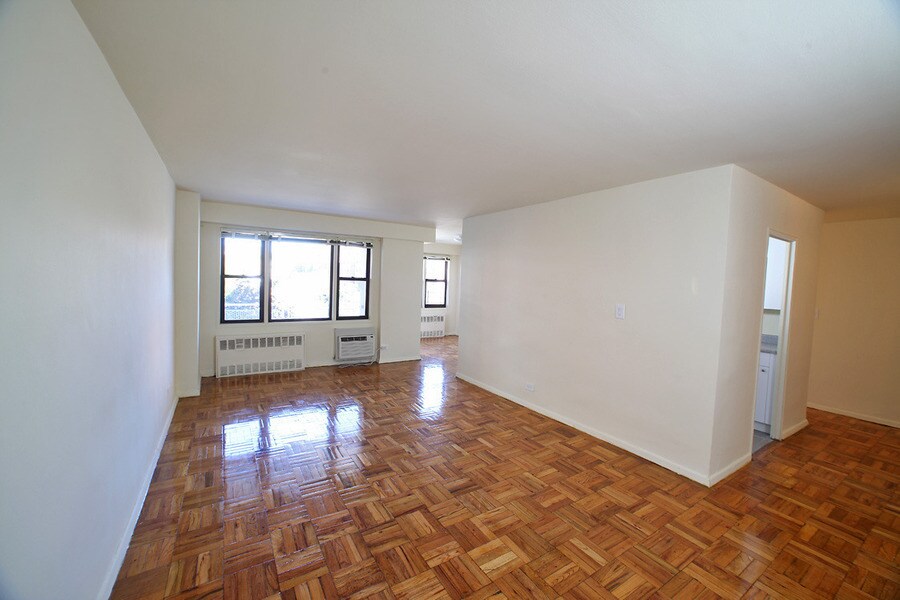4435 Colden St Unit 4h, Flushing, NY 11355 Room for Rent in Flushing