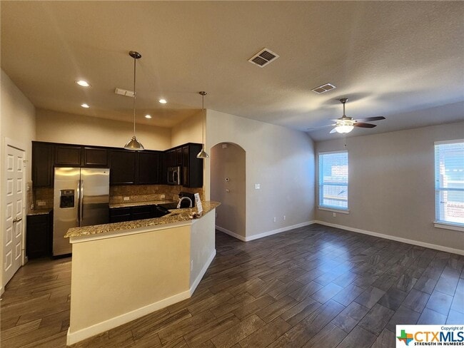 Foto del edificio - 367 Creekside Curve