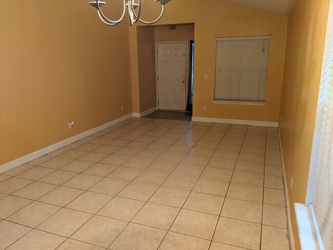 Building Photo - 1125 Moosehead Dr