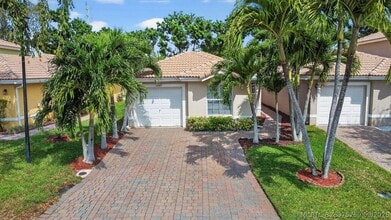 Building Photo - 3387 Commodore Ct