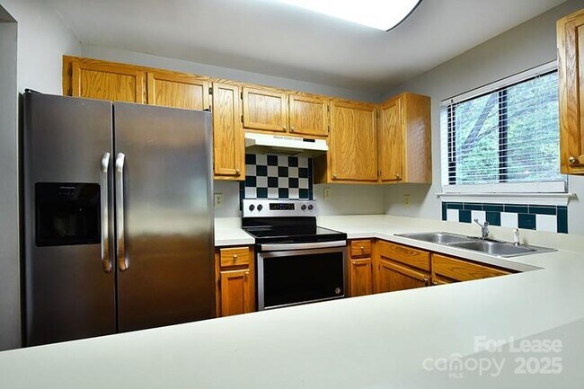 Foto del edificio - 411 Mallard Head Pl