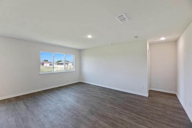 Building Photo - 4521 Circle C Dr