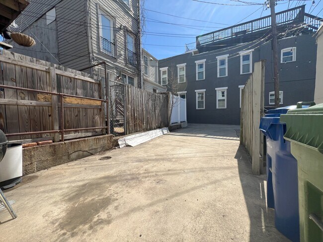 Foto del edificio - 23 E Randall St