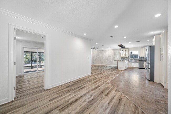 Building Photo - 16324 Bonneville Dr