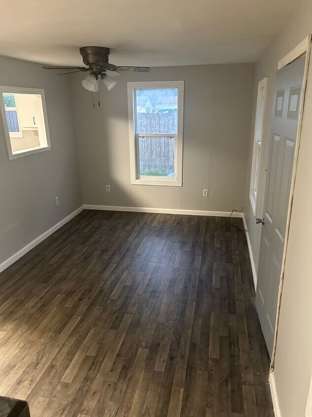 Foto del edificio - House in Peoria Heights 1 BR/ 1 Bath