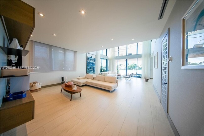 Foto del edificio - 7520 W Treasure Dr