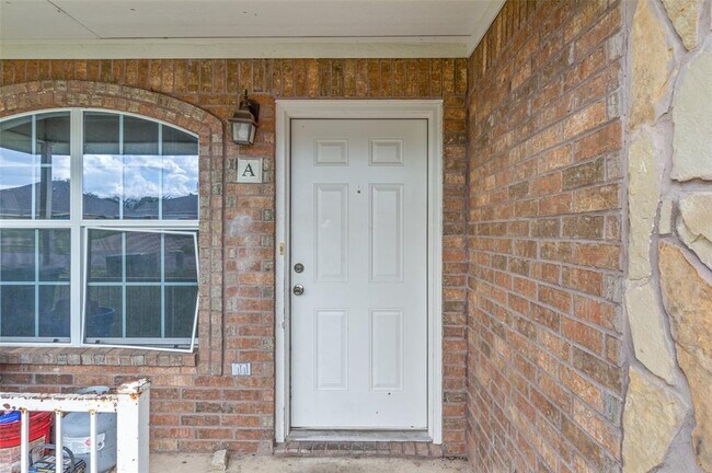 Building Photo - 3306 Alicante Ct
