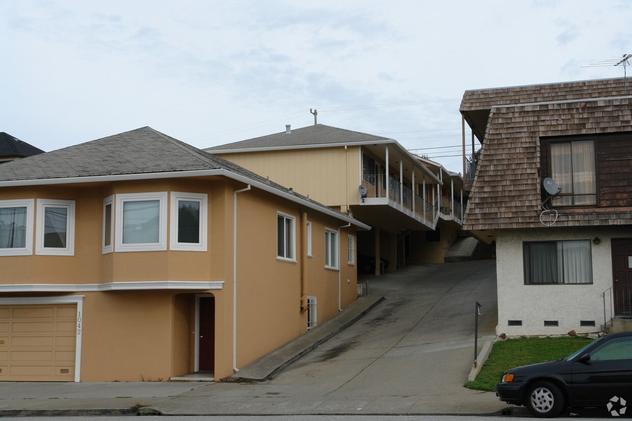 Building Photo - 1042 Grand Ave