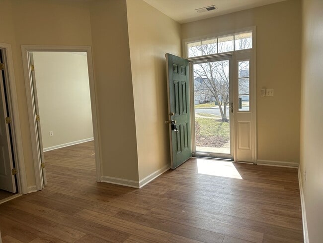 Building Photo - 126 Shumard Ct