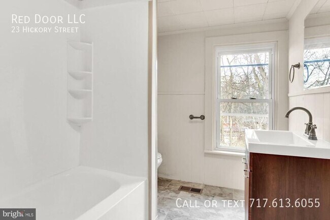 Foto del edificio - 23 Hickory St