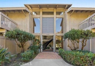 Building Photo - 28741 Via Las Flores
