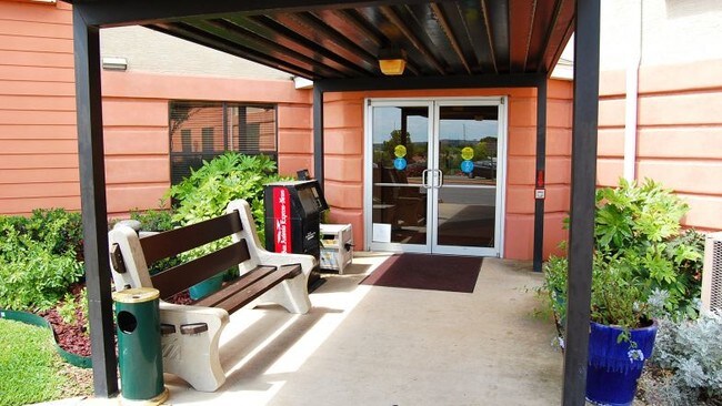 Foto del edificio - Nueces Bend Senior Housing