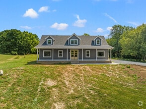 Building Photo - 32 McCoy Dr