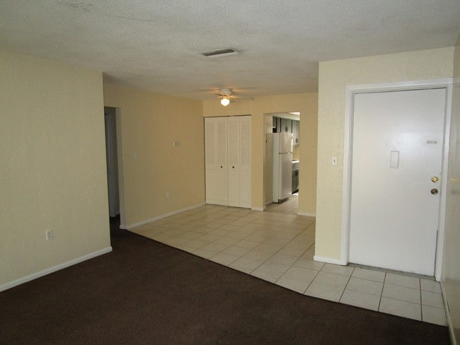 Building Photo - South Daytona Apartments