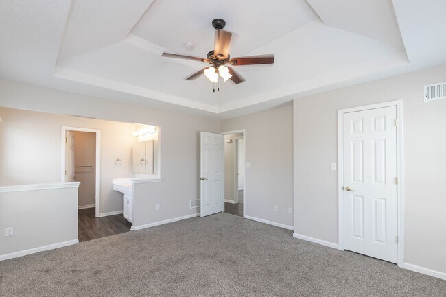 Building Photo - 502 Sunny Ln
