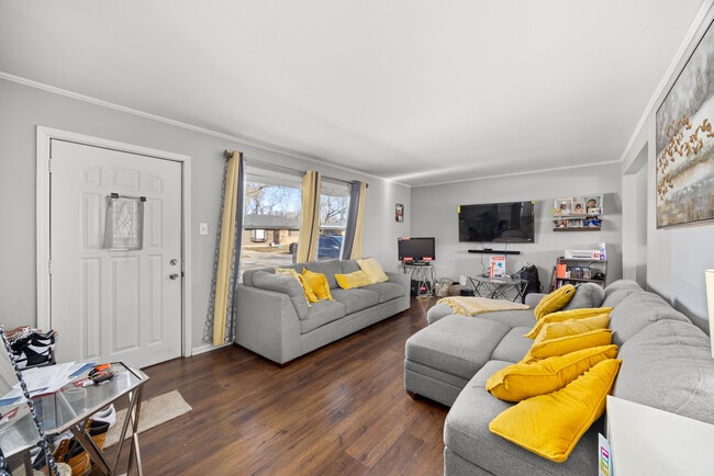 Building Photo - 309 Waldmann Dr