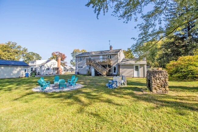 Patio interior - 6 Russell Ave