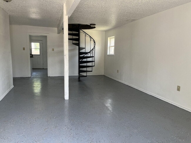 Foto del edificio - 1711 Norwich Ave