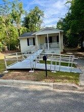 Building Photo - 1618 Elberta Dr