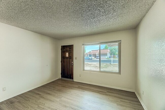 Building Photo - 1305 E McLellan Rd