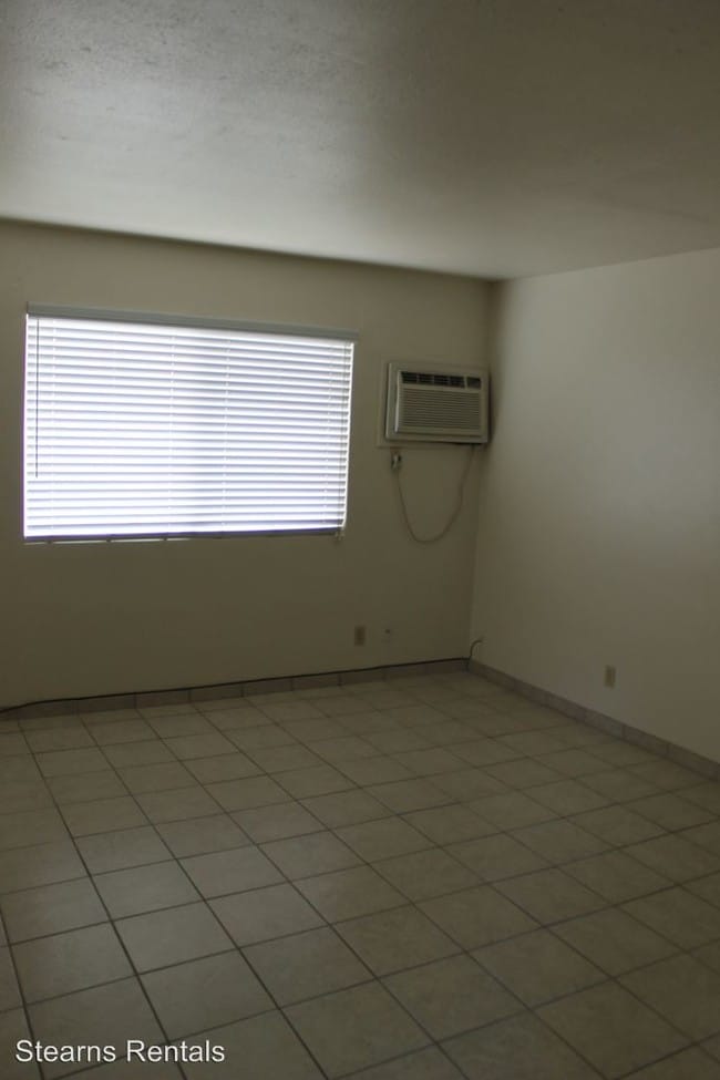 Building Photo - 303 W Benjamin Holt Dr