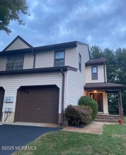 Building Photo - 438 Oak Knoll Dr
