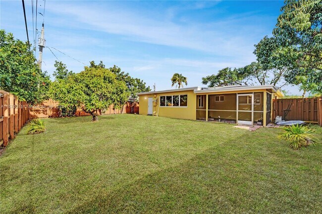 Building Photo - 6750 Cody St