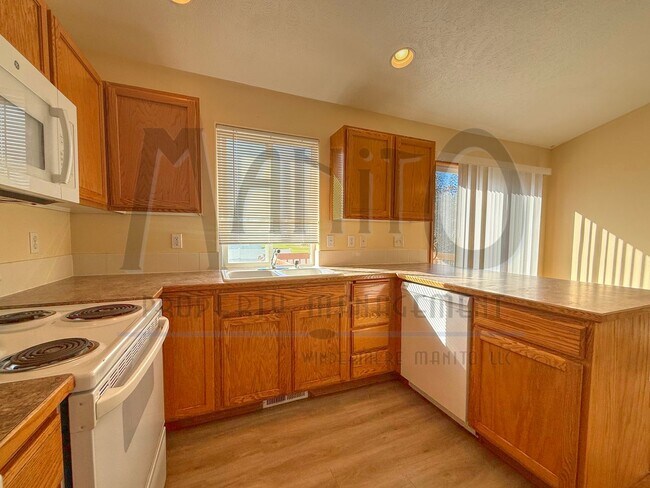 Foto del edificio - Beautiful Gleneden Heights Home