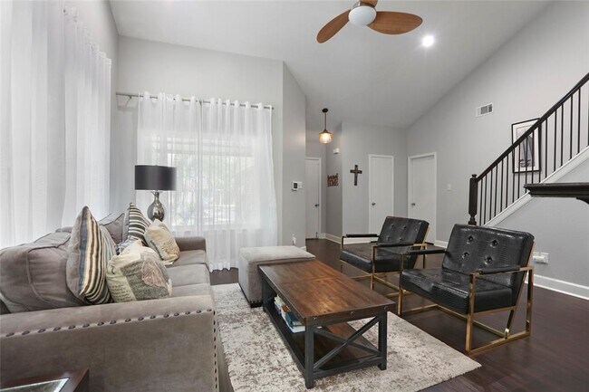 Building Photo - 15 Abbey Brook Pl