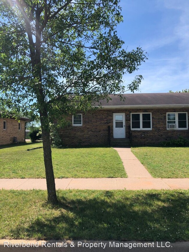 Building Photo - 3313-3315 Runway Ave