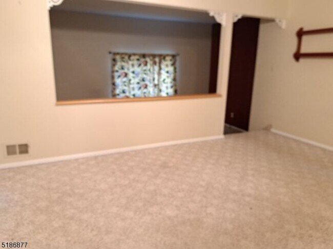 Building Photo - 45 Shady Ln