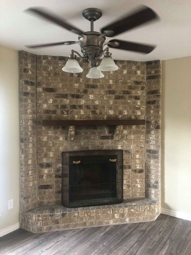 Building Photo - 1/1 in Groves PNGISD Garden Home