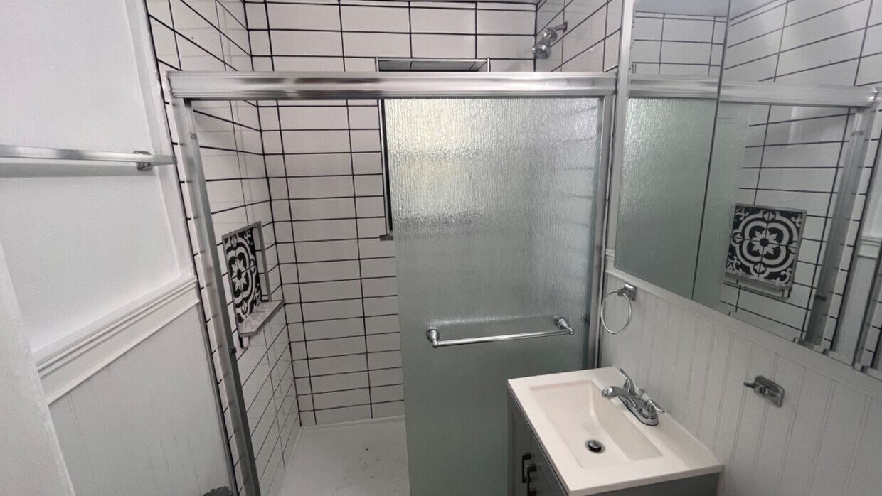 Foto principal - 305 E Swissvale Ave