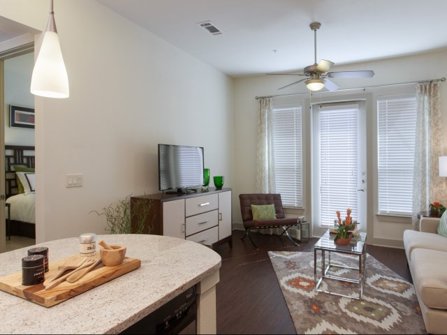Foto del edificio - Captivating 1 BR Now Available