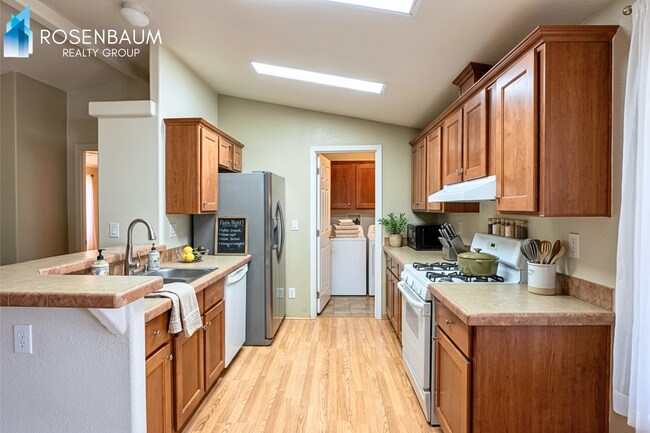 Foto del edificio - Beautiful 3-beds, 2-baths home in Vista Del Lago neighborhood of Prescott!