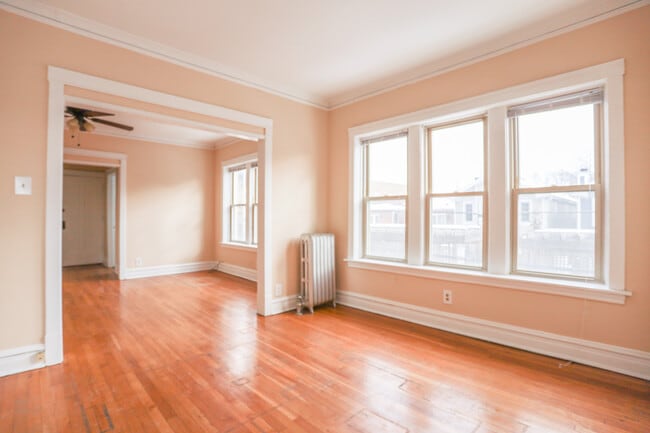 Building Photo - 4443 N Damen Ave