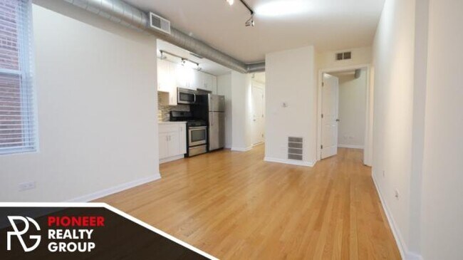 Building Photo - 2 bedroom in CHICAGO IL 60625