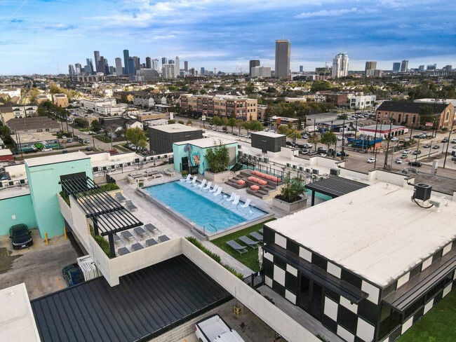 Foto del edificio - 1111 Shepherd Dr