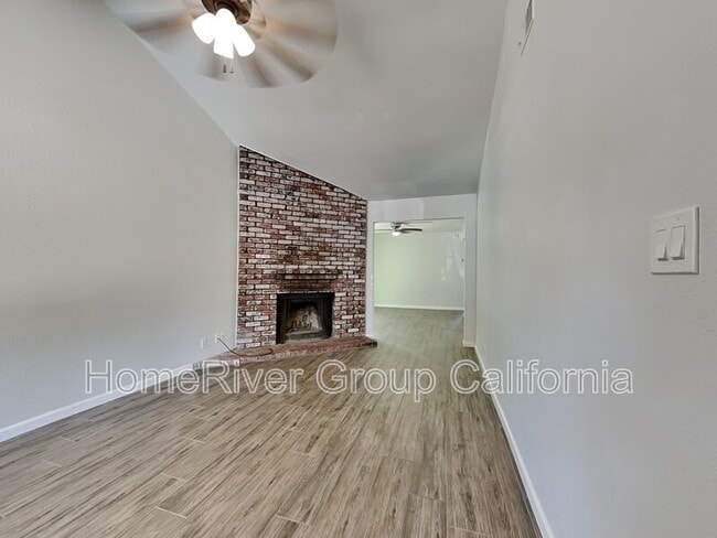 Building Photo - 5901 Spring Glen Dr