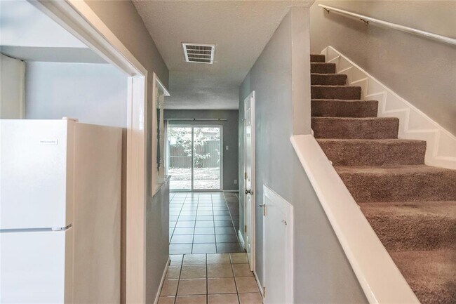 Building Photo - 5810 Sweeney Cir