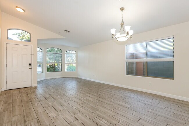 Building Photo - 4715 W Harwell Rd