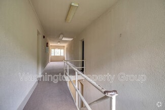 Building Photo - 3009 Southern Ave SE