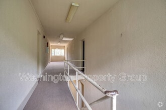 Building Photo - 3009 Southern Ave SE