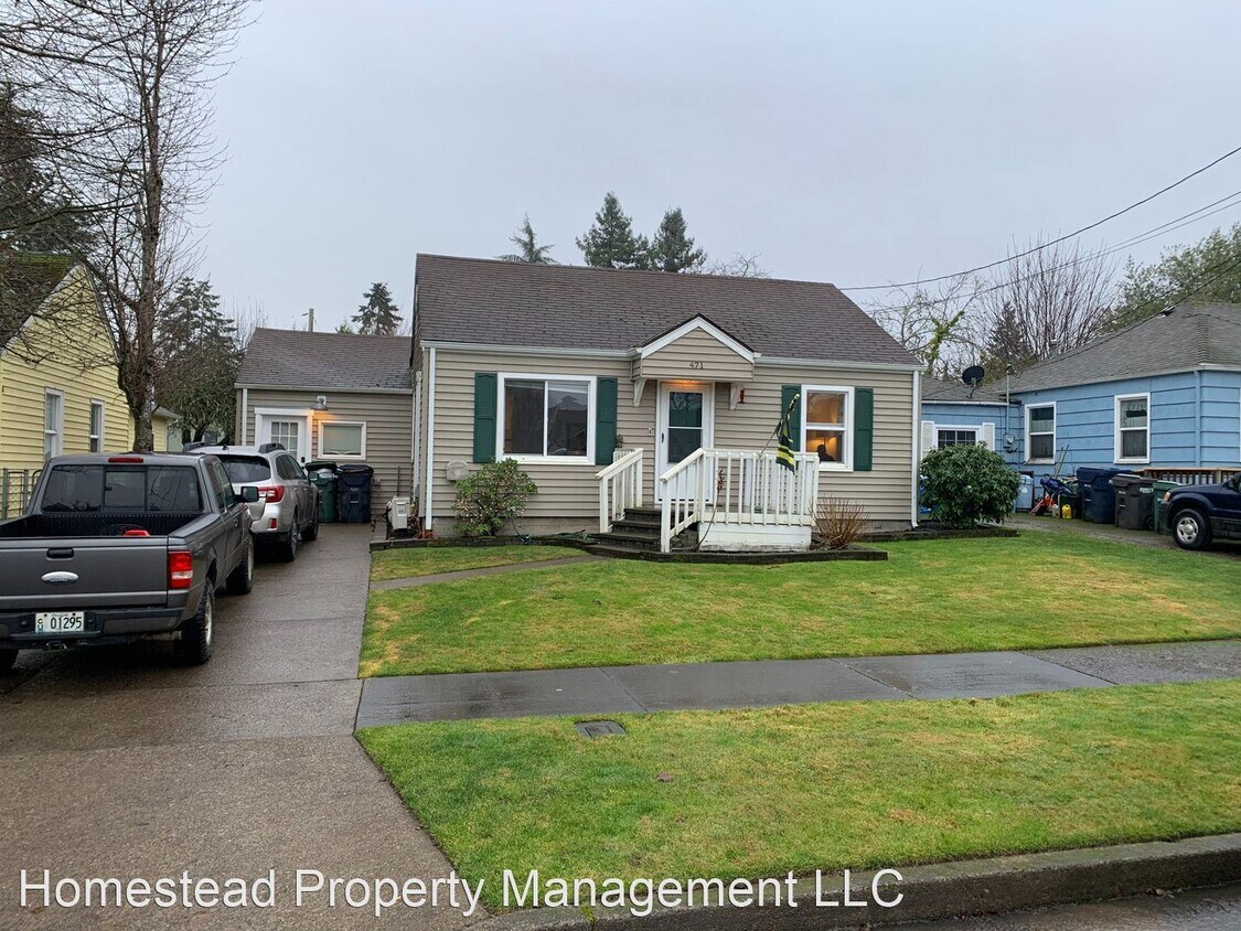 3 br, 2 bath House 471 W. Main Street House for Rent in Monmouth