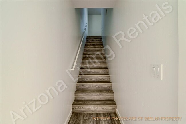 Building Photo - DISCOVER MINIMAL MODERN LIVING